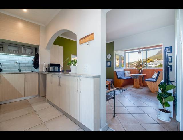 1 bed property to rent in CAPE TOWN CITY CENTRE